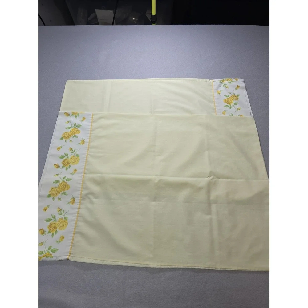 Vintage Cannon 2x No Iron Pillow  Cases Floral Yellow Retro 70s
